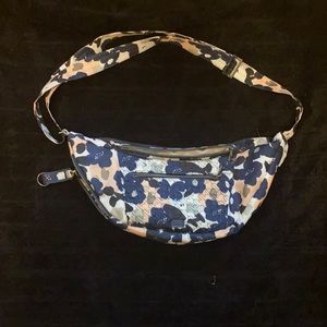 EUC Lug Floral Multi Boomerang